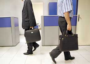 ترجمه مدیریت - تأثیر تعهد سازمانی و رفتار شهروندی سازمانی روی قصد جابجایی کارکنان