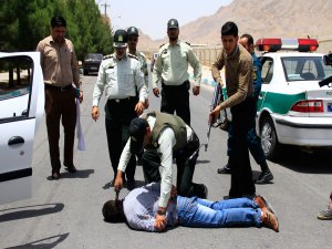 تحلیل جرم سرقت با تاکید برنقش مشارکت های مردمی و پلیس