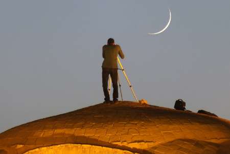 فقه سیاسی رؤیت هلال  بازتاب آن در افکار سیاسی ایرانیان
